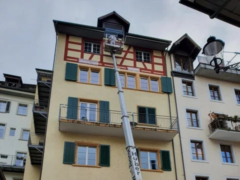Wohnhaus mit gepflegtem Aussenanstrich